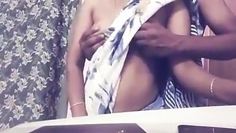 Indian Mature Lady In Tamil