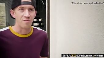 Danny D Og Alexis Fawx Spiller Hovedrollerne I En Brazzers-Video Om En Kones Usædvanlige Job