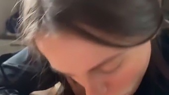 Içsel Tanrıçanı Serbest Bırak Ve Oral Becerilerinle Beni Memnun Et. Tel Takılma!