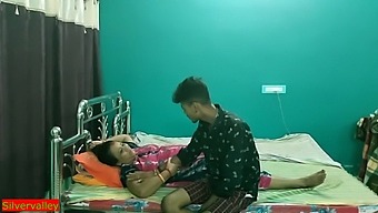 Gizli Kamera, Sıcak Milf'In Gizli Seks Seansını Yakalıyor!
