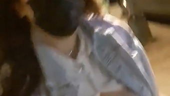 Halkın Içinde Çığlık Atmak: Bir Gencin Okul Hayatı Boyunca Samimi Yolculuğu