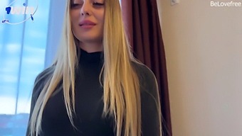 Sarışın Turistin Otel Odasındaki Ilk Gün Macerası Göt Odaklı Video