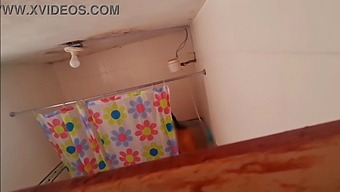 Tatili Boyunca Eşimin Arkadaşını Gizlice Gözlemliyorum