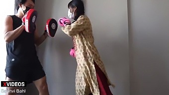 Hint Ufc Kızı, Profesyonel Gibi Sert Seks Yapıyor