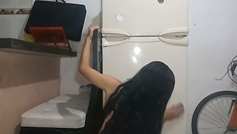 Amateur Stepsister Seeks Out Big Cock For Oral Pleasure - Spanish Speaking