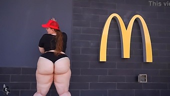 Mia Dior, Mcdonald'S-Medarbejderen, Sikrer Sig Et Nyt Job Ved At Forføre Sin Potentielle Arbejdsgiver